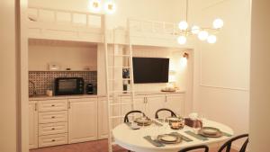 Weiss Central Boutique