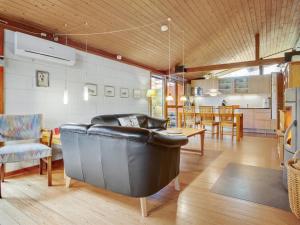 Holiday Home Jesper - 600m from the sea by Interhome