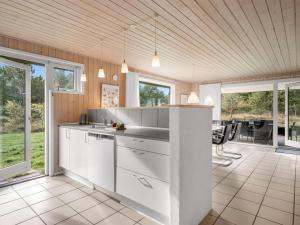 Holiday Home Dix - 900m from the sea by Interhome