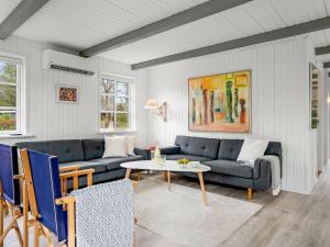 Holiday Home Hinrich - 750m from the sea by Interhome