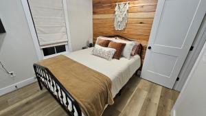 Cottage on Conrad