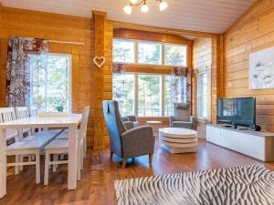 Holiday Home Näsinjoutsen by Interhome