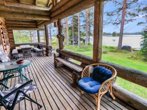 Holiday Home Metsäneuvos by Interhome