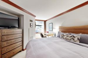 Ski-InandSki-Out! 2BR Resort Condo with Pool, Hot Tub