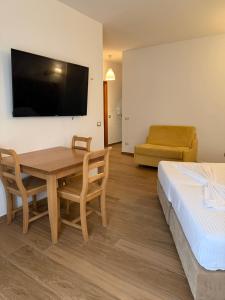 Blumont aparthotel durres