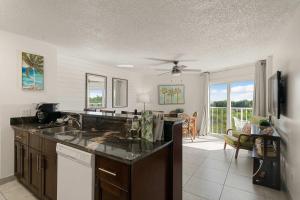 Modern and Coastal Ocean Pointe 2307