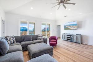 Purple Waves - 2608 Bienville Blvd