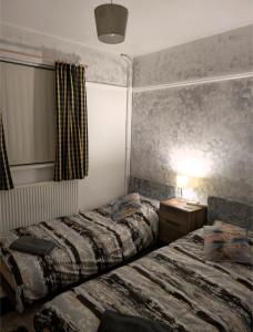 Leicester City Vacations Room with 2 x single beds in shared property