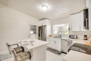 Walk to Romano Beachfront Park: Airy Home w Yard