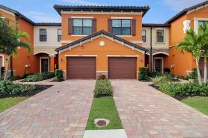 Bella Vita: Lakefront 3 BR Home