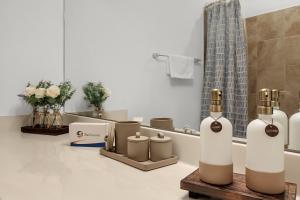 Bella Vita: Lakefront 3 BR Home