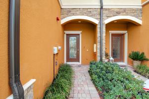 Bella Vita: Lakefront 3 BR Home