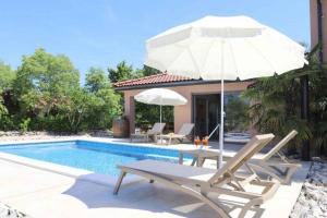 Villa with Pool in Malinska-Insel Krk 55087