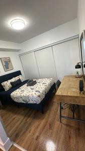 Unit for 4 by the Core with 3 Beds