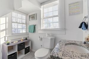 Bunkhouse Unit B Fire Pit-Grill-Groups-Patio-Games