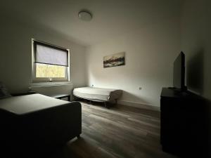 Lavins Apartments Küche Bad Balkon Wlan TV