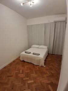 Ipanema Beach Grand Design between the Sea and Mountains