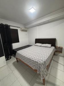 Apartamento Enseada, elevador e garagem próx a praia