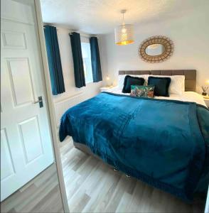 Kingmaker - Free Private Parking, Garden, TV, Fully Equipped