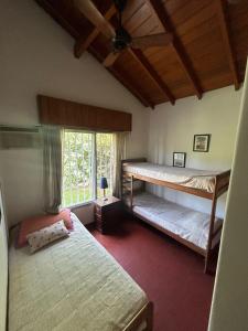 Casa Quinta con pileta y parque en Barrio Cerrado