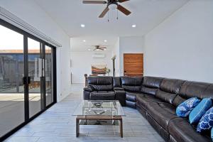 Desert Luxury Villa Pool Rooftop Near Airport