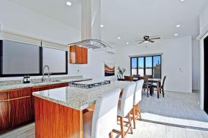 Desert Luxury Villa Pool Rooftop Near Airport