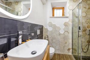 Holiday house with a parking space Humac, Hvar - 8805