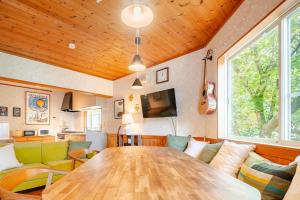 Atami Mountain Hideaway Private Cottage for family and group