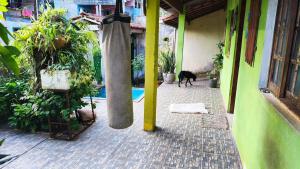 Casa Confortável Com Garagem e Vista em caraguá