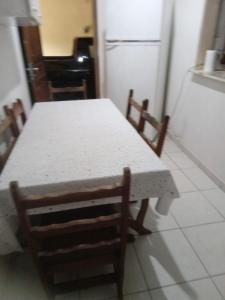 Casa Confortável Com Garagem e Vista em caraguá