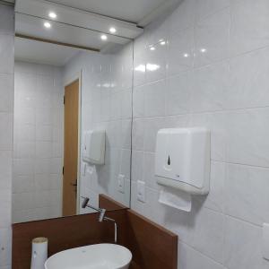 Kitnet 300 metros da Prainha com piscina