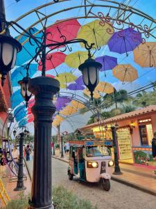 Acogedor en parque principal Guatape con Jacuzzi
