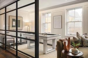 Apartment Charles Prestigious