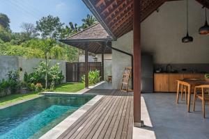 Tropical Luxury 2-BR Villa in Kuta Lombok
