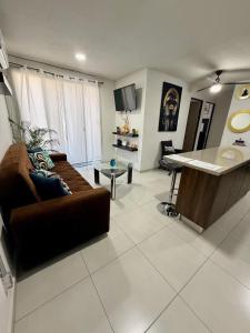 Hermoso y Comfortable Departamento 15 min del Aeropuerto