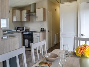 Lodge 9 Bridlington Holiday Park - Uk47516