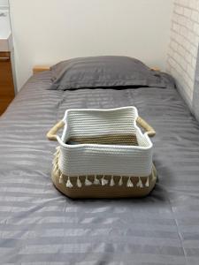 15 min to Shinjuku, 4 min walk to nearest station, quiet brand-new residence