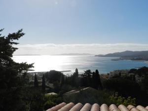 Appartement 2 pièces avec terrasse vue mer, parking au Lavandou - FR-1-251-898