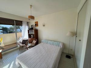 Studio avec balcon et parking en bord de plage - FR-1-837-77