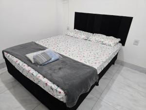 Flat 04 com lavanderia na entrada e feira as domingo e quartas
