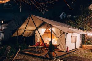 The LOOP Boutique Hotel & Café