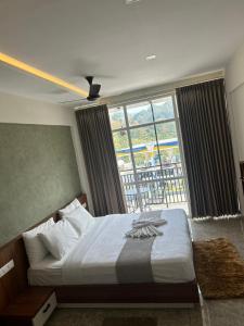 Dreamwagon hotel lakkidi