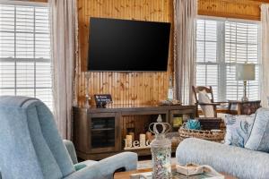 The Carolina Star - Whole Home 300 Feet from the Atlantic!