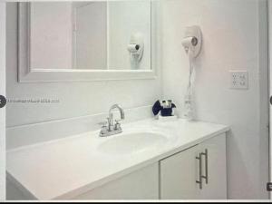 Beautiful Apartment in Sunny Isles Beach