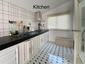 Spacious Modern Home & Garden Perfect for Families