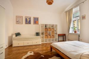 Spacious city flat with courtyard