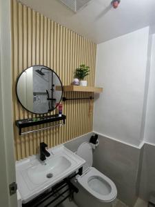 Grand Residences Newly Renovated Studio Unit - Walking distance to IT Park