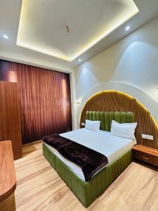 Hotel Cloud 9