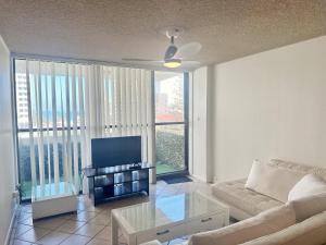 Surfers Private Apartments