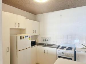 Surfers Private Apartments